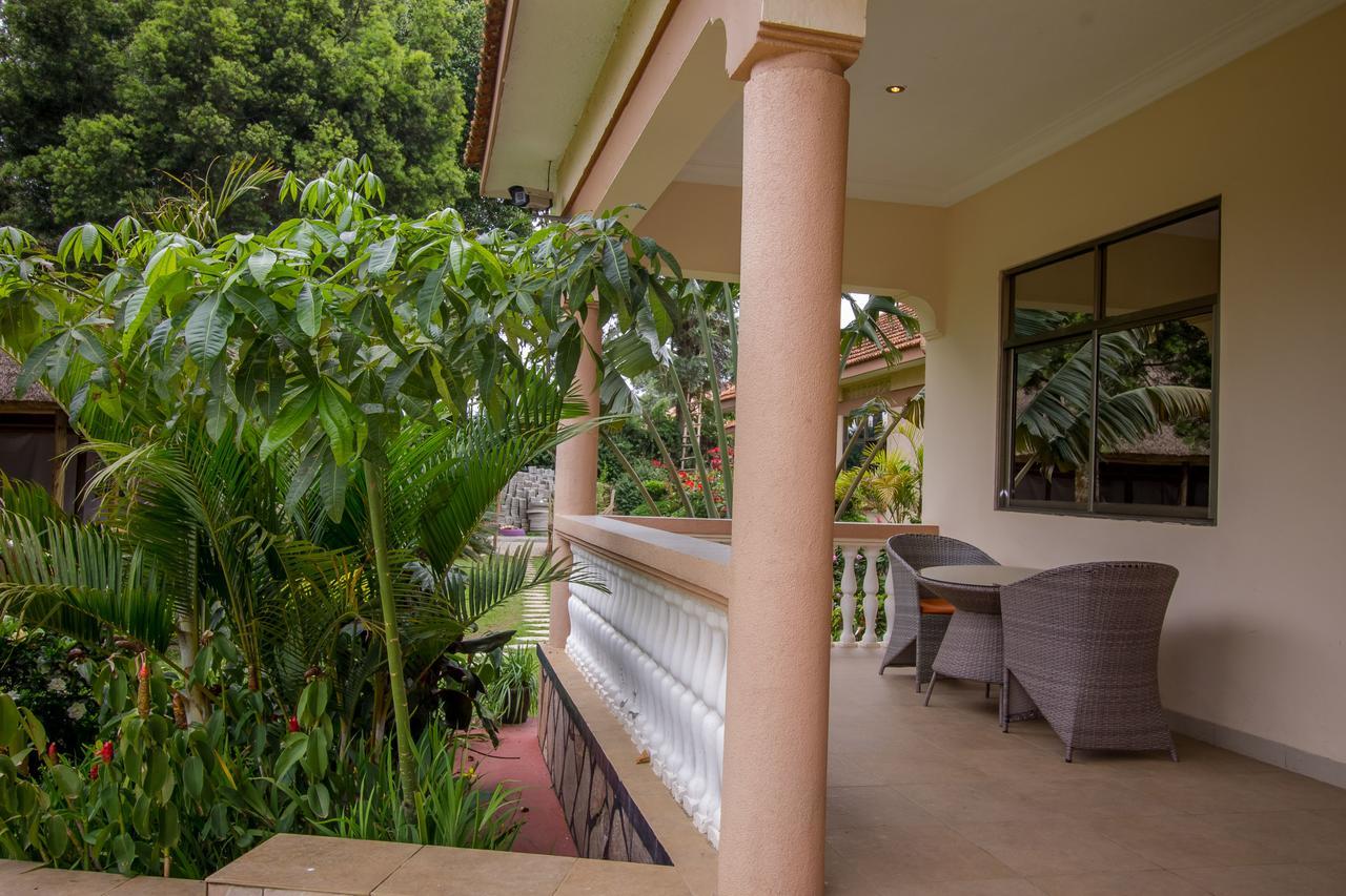 Tuzza Hotel Bushenyi Exterior photo
