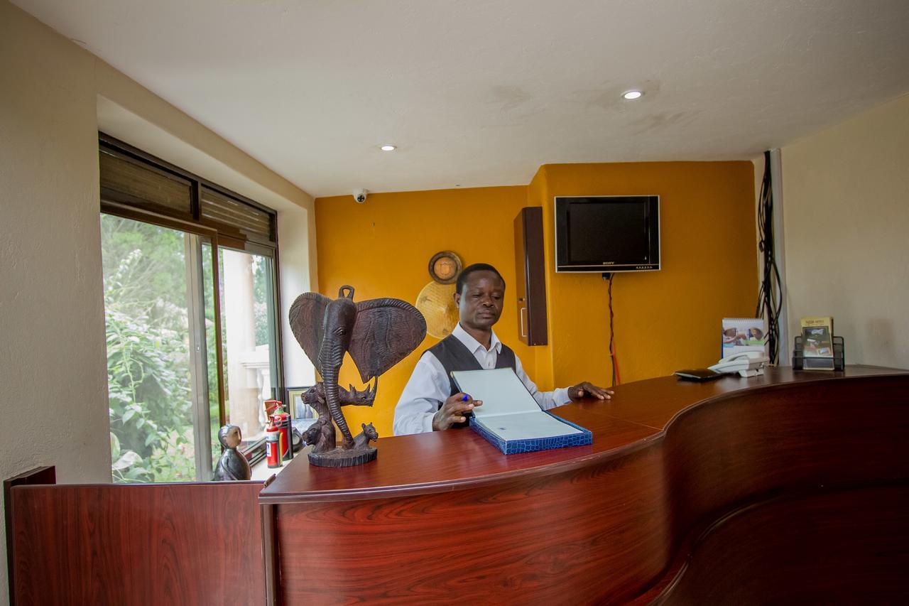 Tuzza Hotel Bushenyi Exterior photo