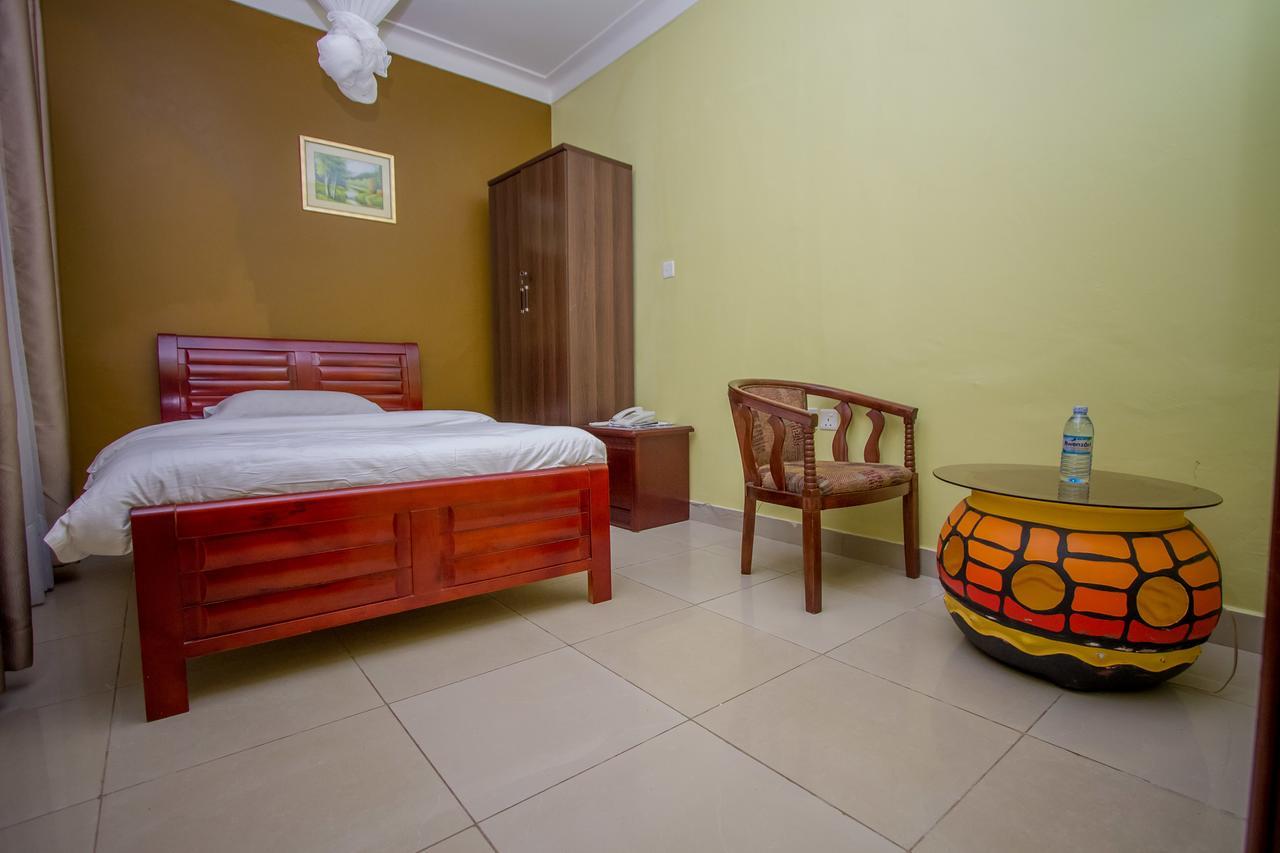 Tuzza Hotel Bushenyi Exterior photo